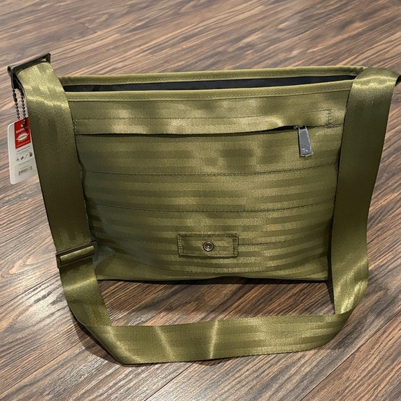 NWT- Harveys Forest Green Men’s Messenger Bag - Picture 7 of 11